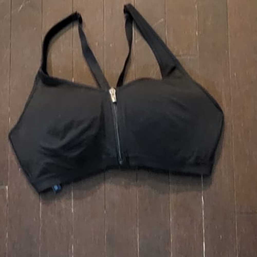Victoria sport sports bra